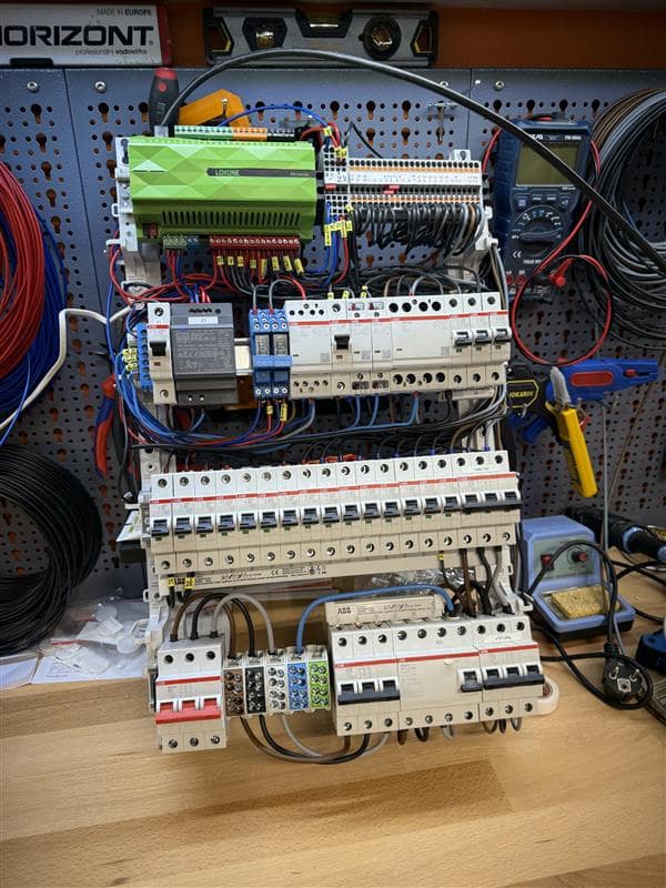 Rozvaděč na míru 01